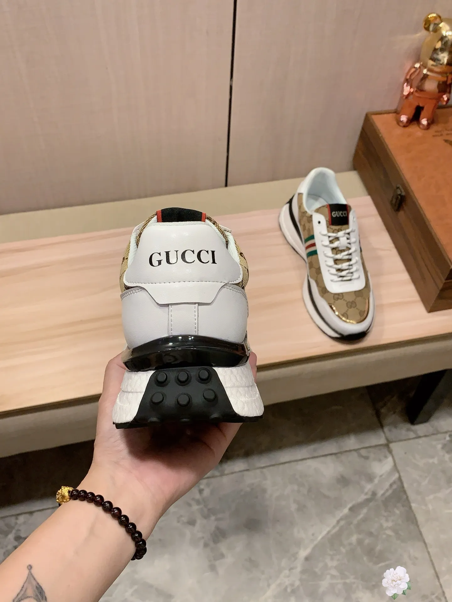 Men's men's shoes💰460💰💰🎩🎩[Lightning][Lightning] "GUCCI*" The latest and most popular casual shoes, top brands [Seduce] luxury~purchase, top~quality. [Strong] The upper is made of imported breathable cowhide with fabric material ➕ Breathable sheepskin feet (•) and fine workmanship. The original stylish and stylish soft rubber wear-resistant and non-slip outsole is light and comfortable on the feet. The real thing looks better when photographed in person. Code 004: Code: 38-44, 2️⃣colors selected